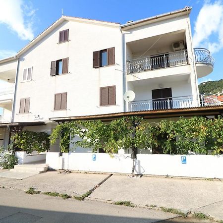 באסקה Apartments Vladan With Terrace מראה חיצוני תמונה