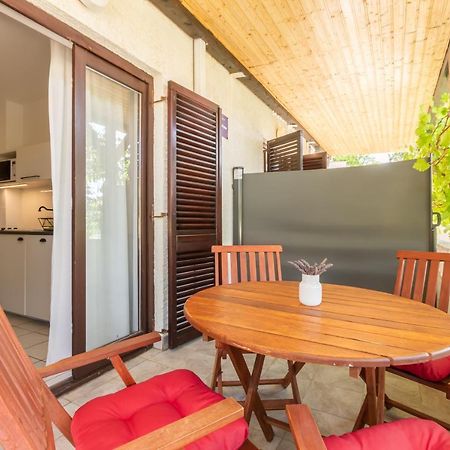 באסקה Apartments Vladan With Terrace מראה חיצוני תמונה