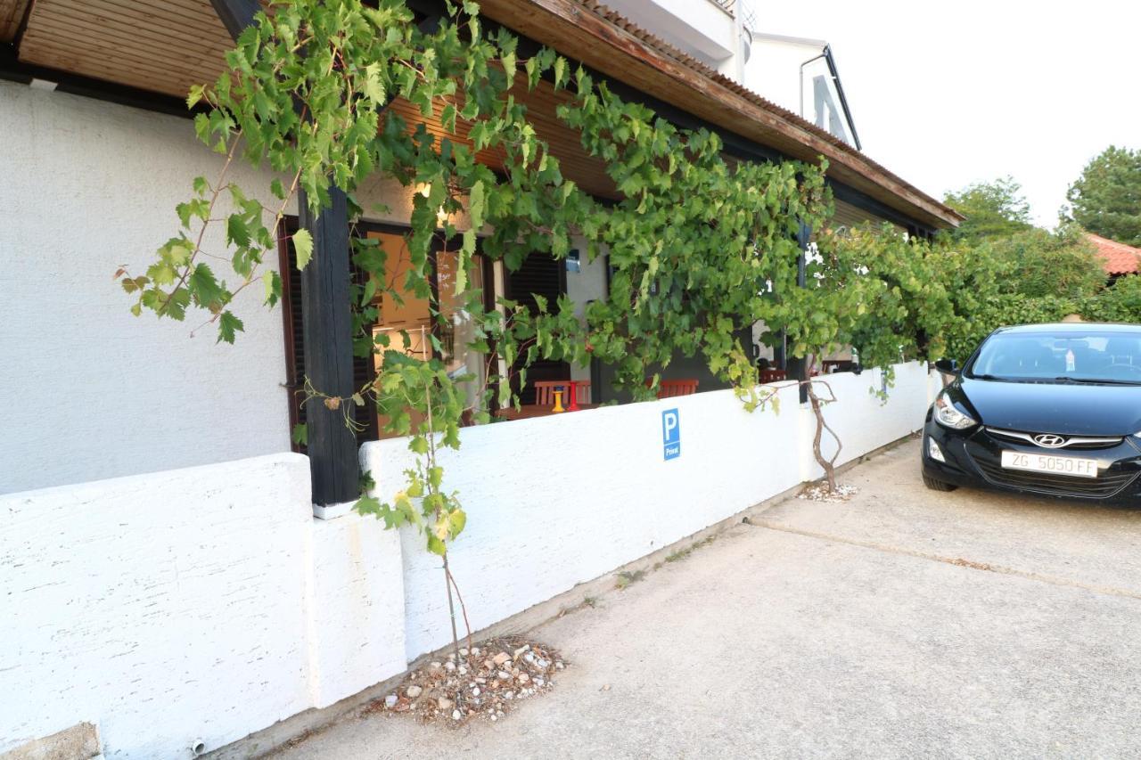 באסקה Apartments Vladan With Terrace מראה חיצוני תמונה