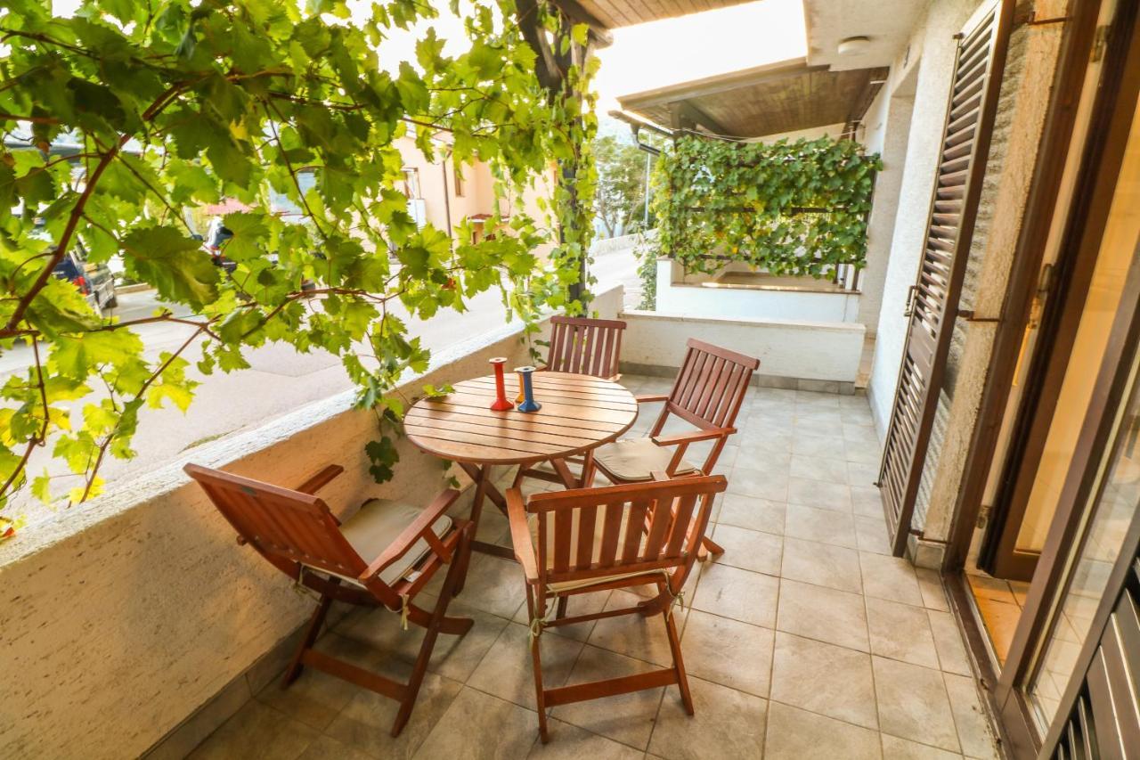 באסקה Apartments Vladan With Terrace מראה חיצוני תמונה