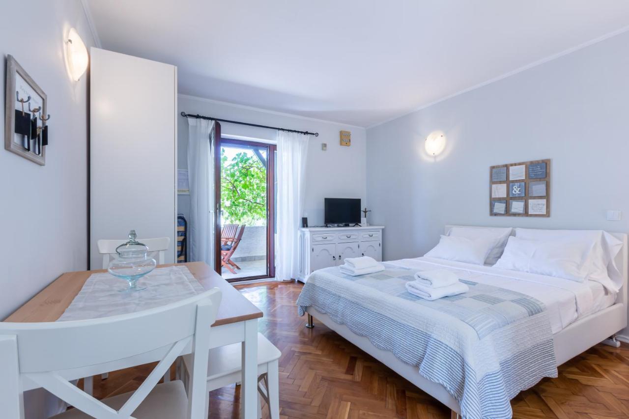 באסקה Apartments Vladan With Terrace מראה חיצוני תמונה