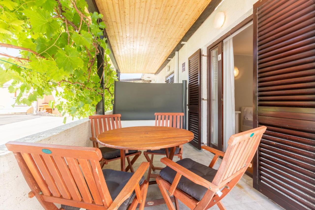 באסקה Apartments Vladan With Terrace מראה חיצוני תמונה