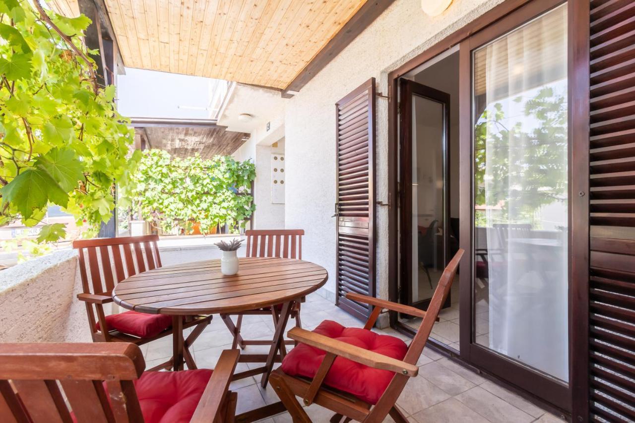 באסקה Apartments Vladan With Terrace מראה חיצוני תמונה