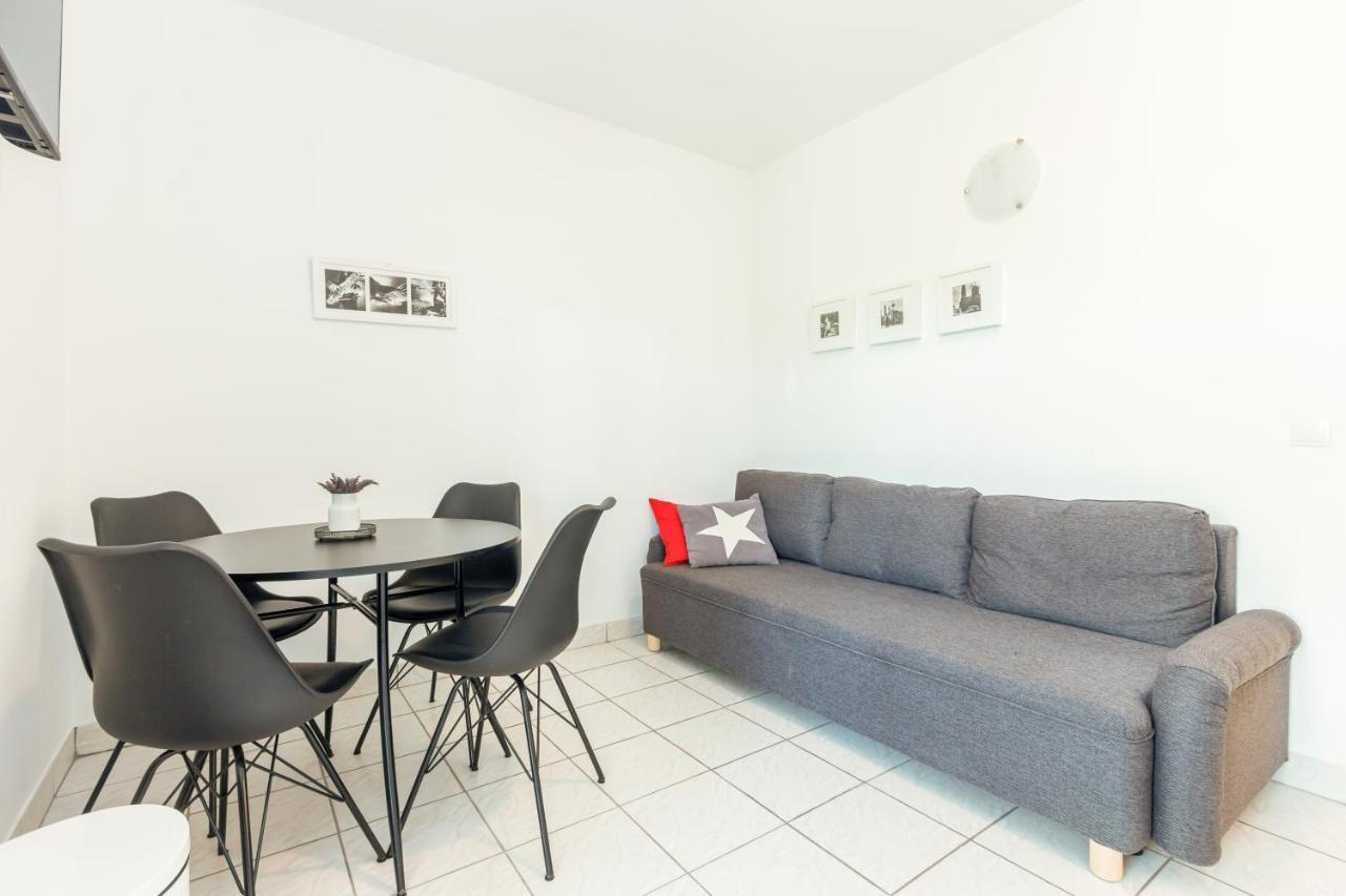 באסקה Apartments Vladan With Terrace מראה חיצוני תמונה